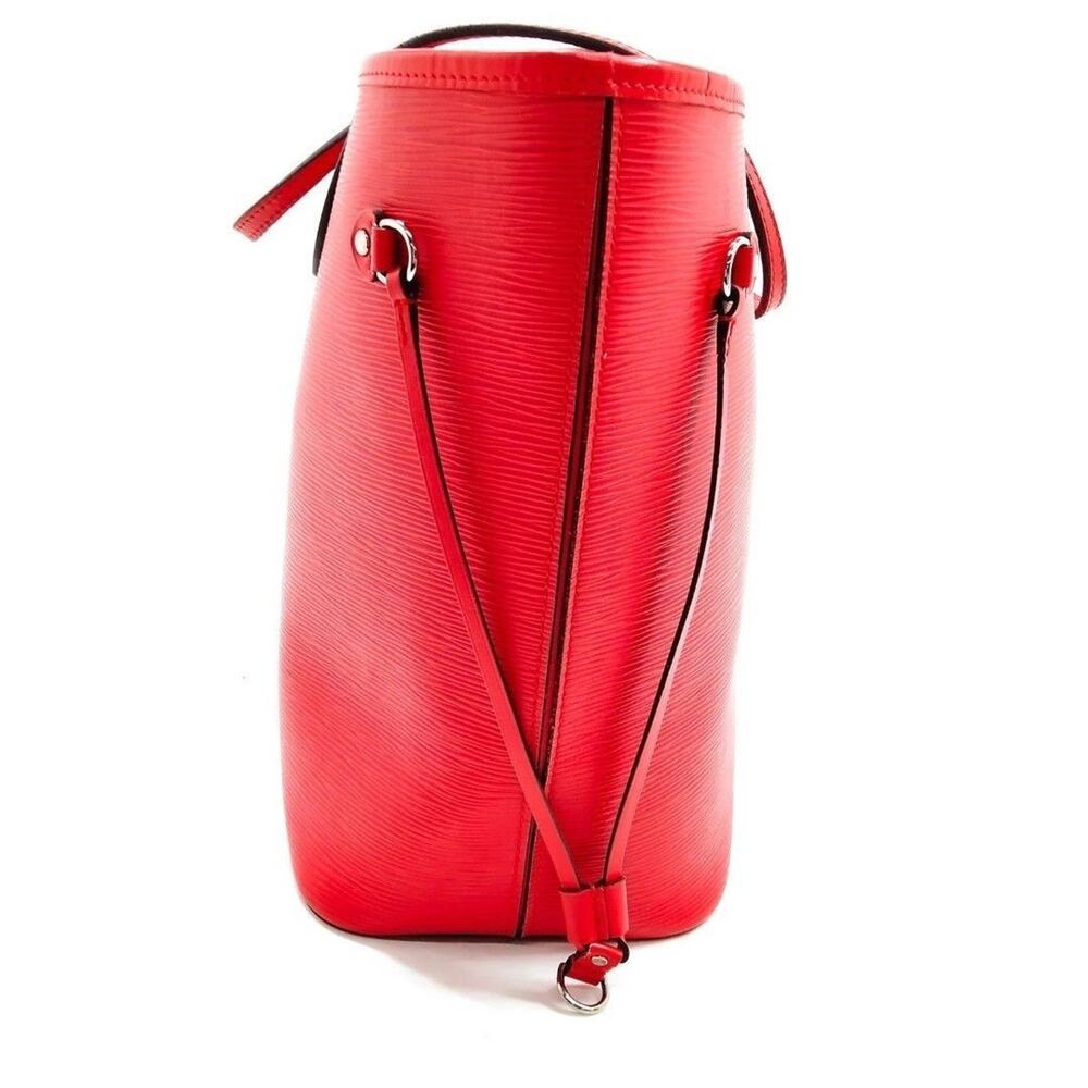 Louis Vuitton Red Travel Bag Set with Matching Pouch - Picture 2 of 8